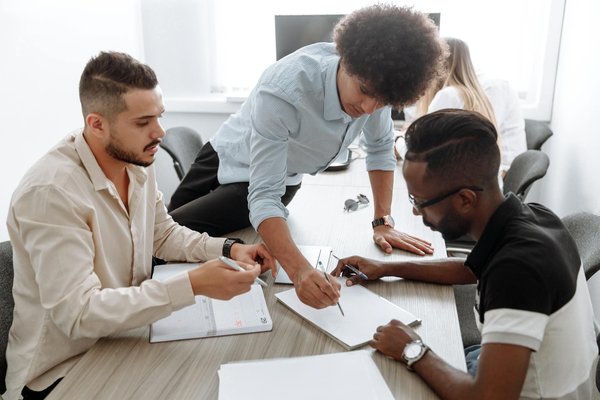 Femme de ménage à versailles : un service sur mesure pour vous