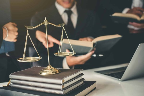 Avocat en droit du travail à versailles : de bonnes raisons de solliciter ses services